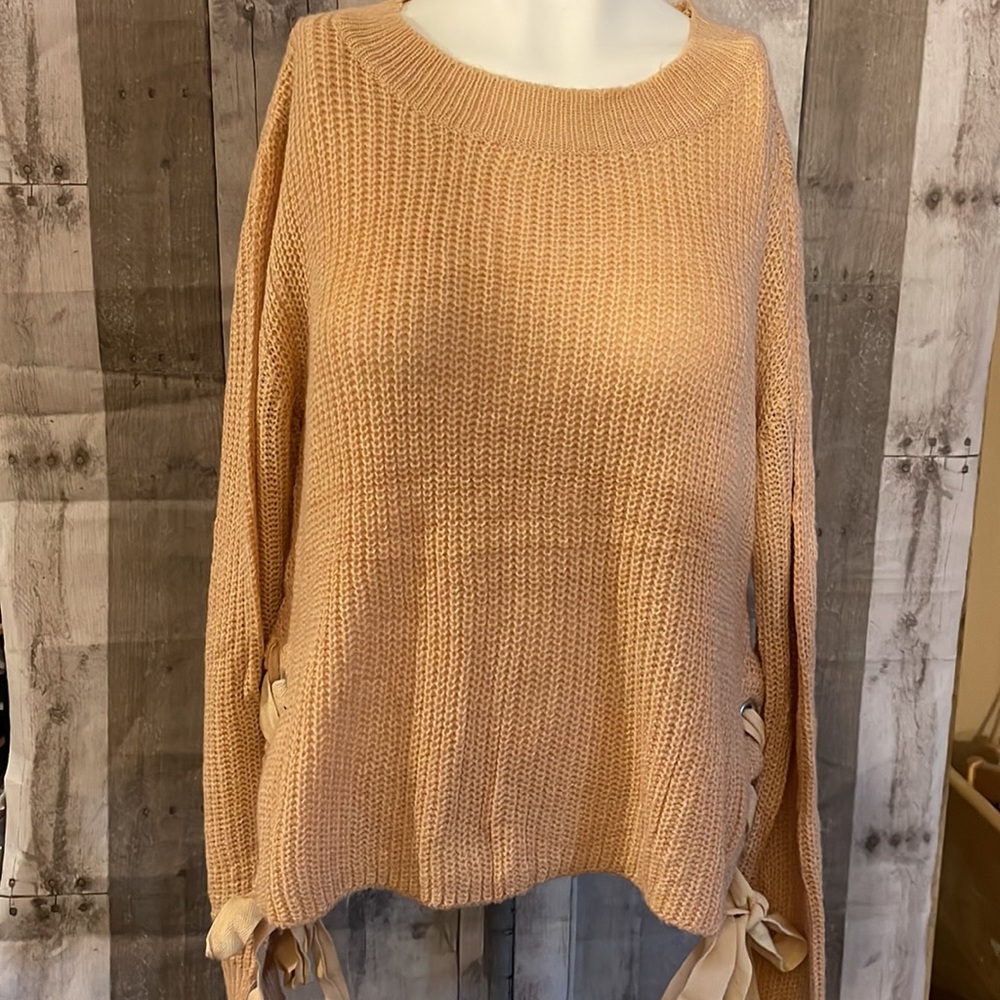 NWT PEACH KNIT IN WITH LOVE WITH LACE UP SIDES